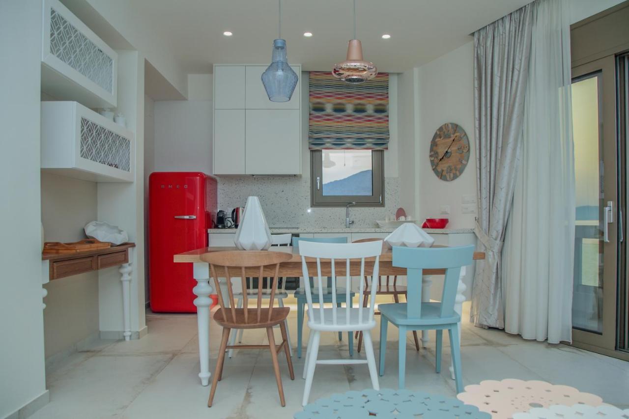 Almyra Seaside House Мохлос Екстериор снимка