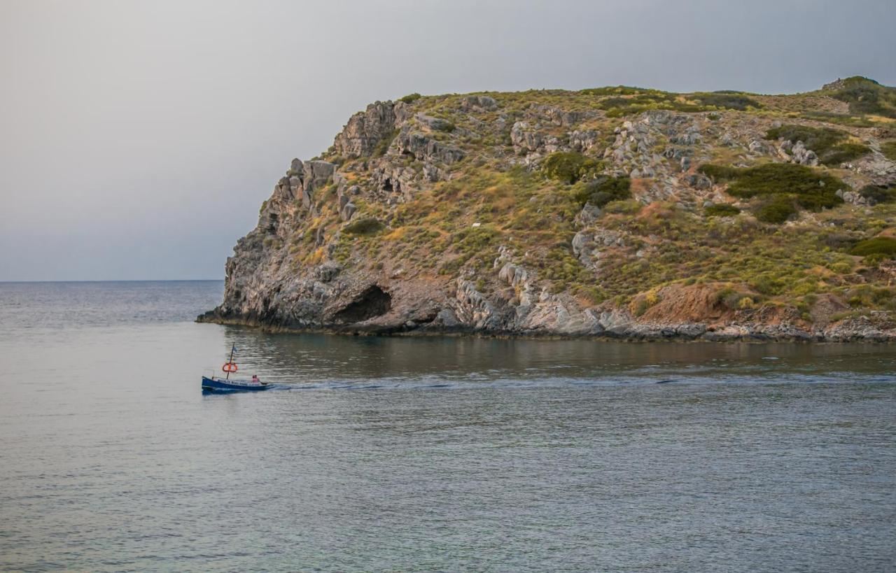 Almyra Seaside House Мохлос Екстериор снимка